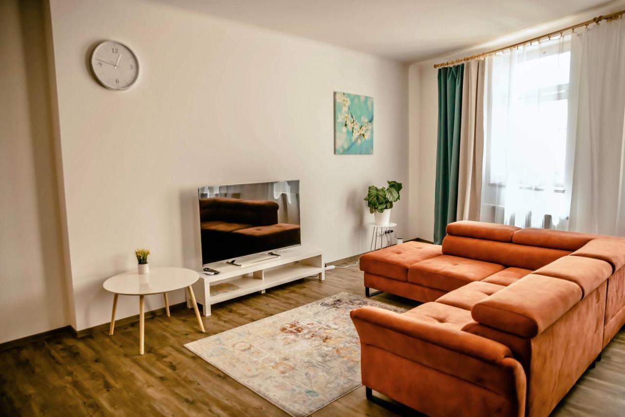 Luxusni Studio Na Velkem Namesti, Wi-Fi, Netflix Hradec Králové Buitenkant foto